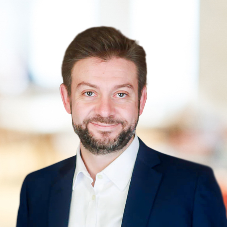 Headshot of Karsten Fruechtl
