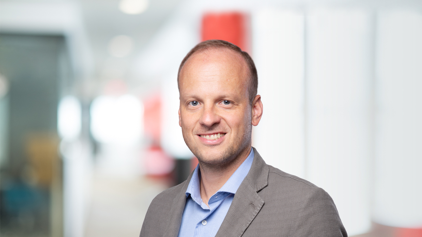 Headshot of Hannes Grassegger