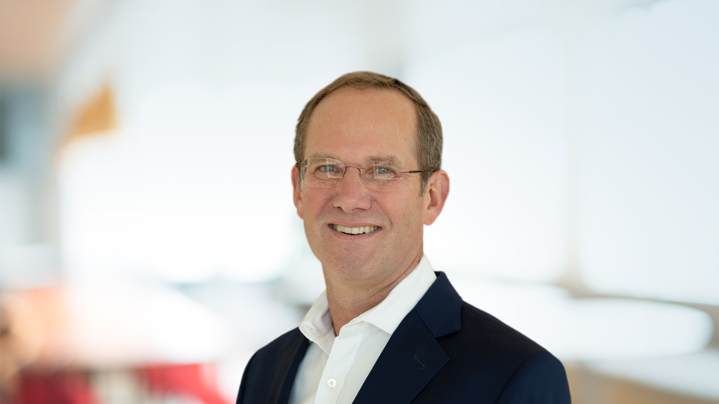 Headshot of Gerard du Toit