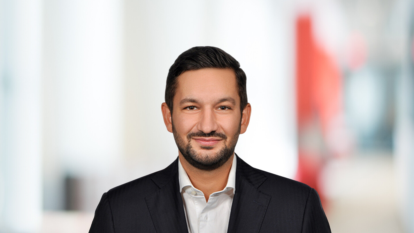 Headshot of Severin Achenbach