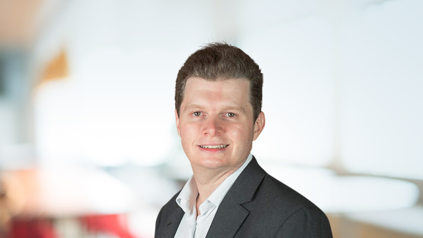 Headshot of Darryn Lowe