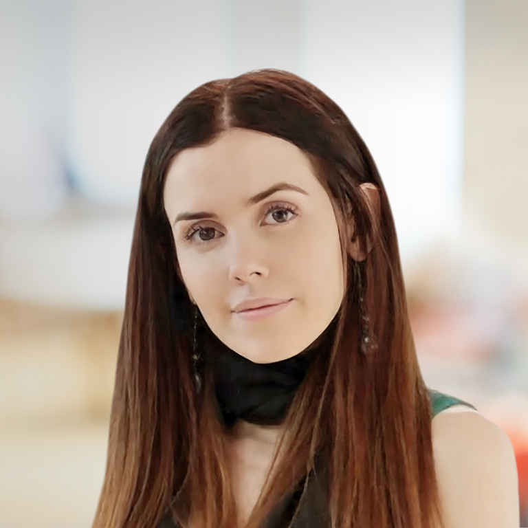 Headshot of Cira Cuberes