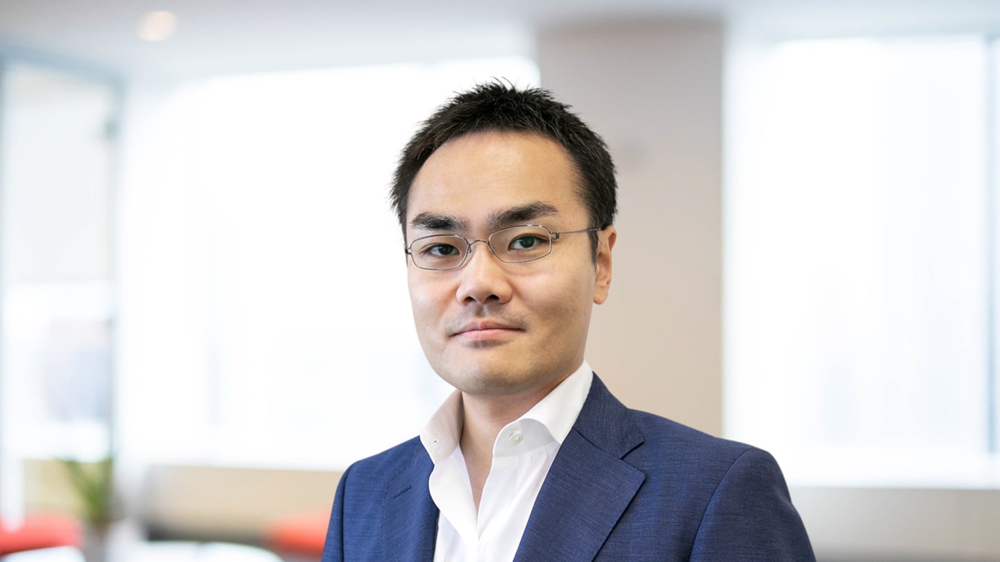 Headshot of Takashi Ohara