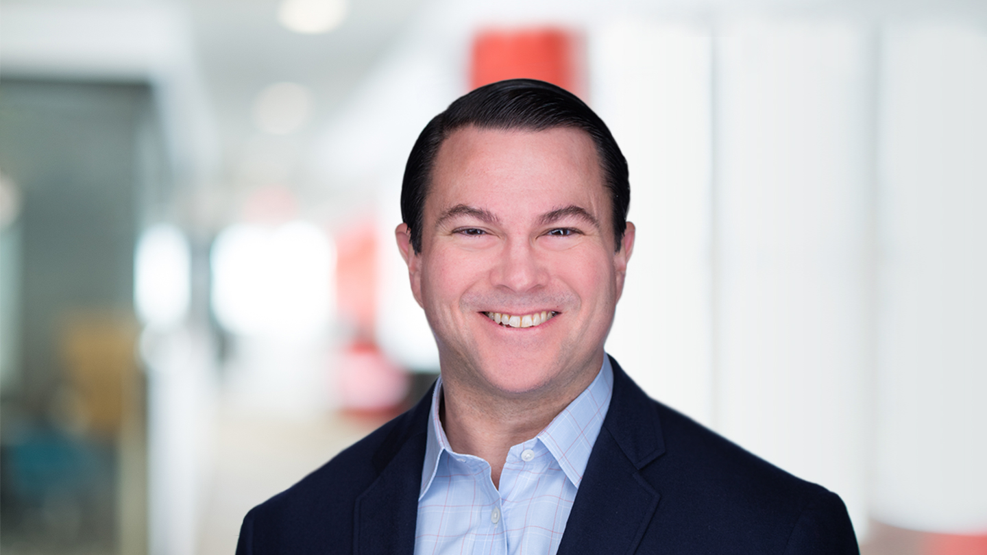 Headshot of Will Warren