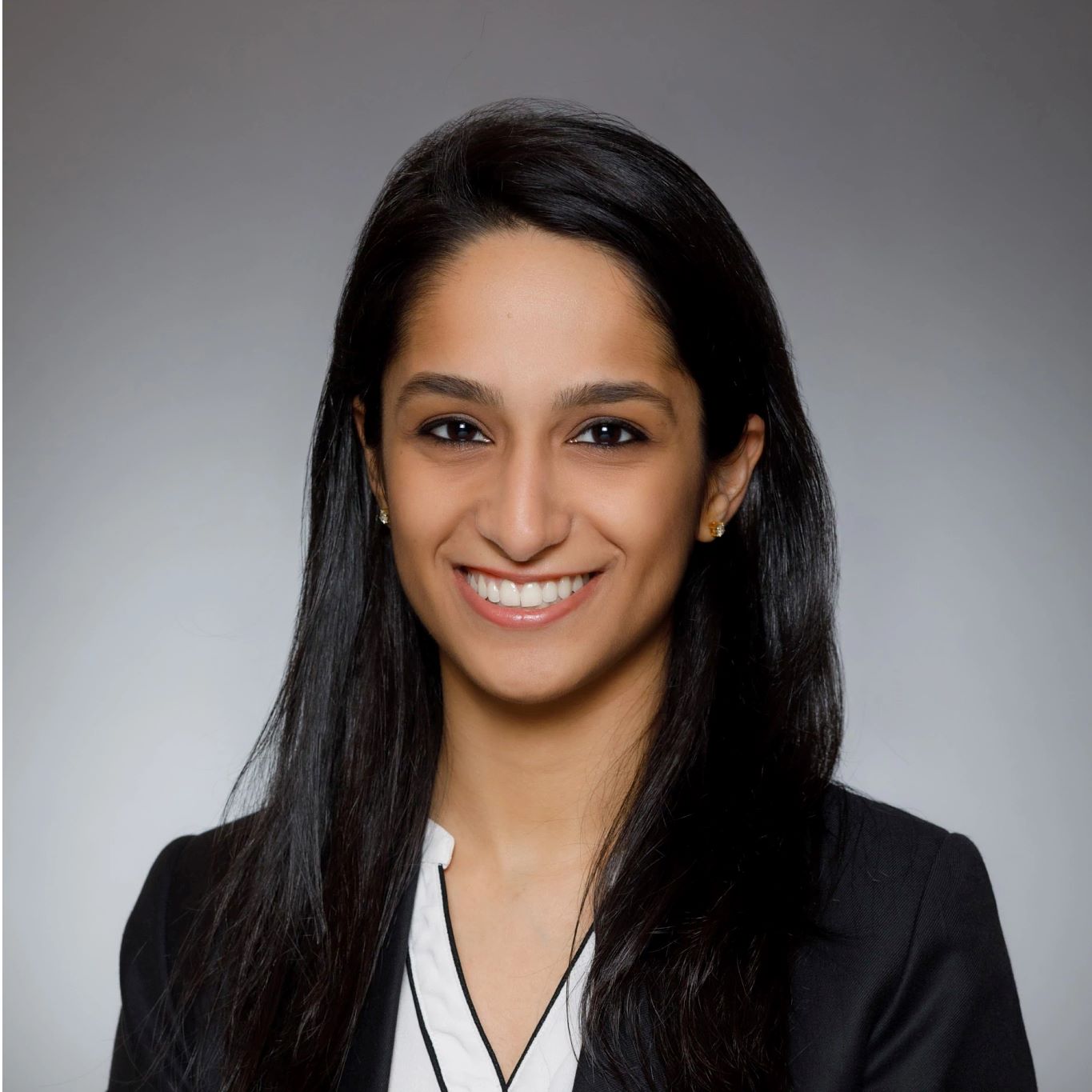 Headshot of Prerna Arya