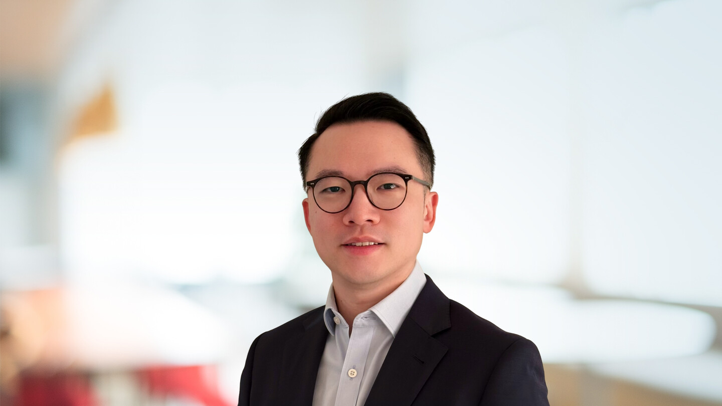 Headshot of John Zheng