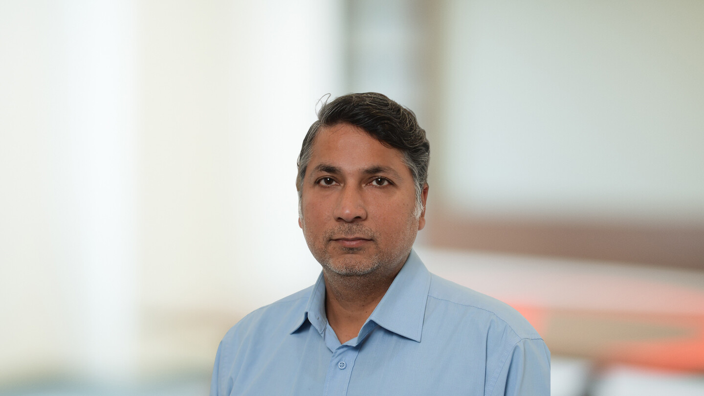 Headshot of Sanjeev Gulati