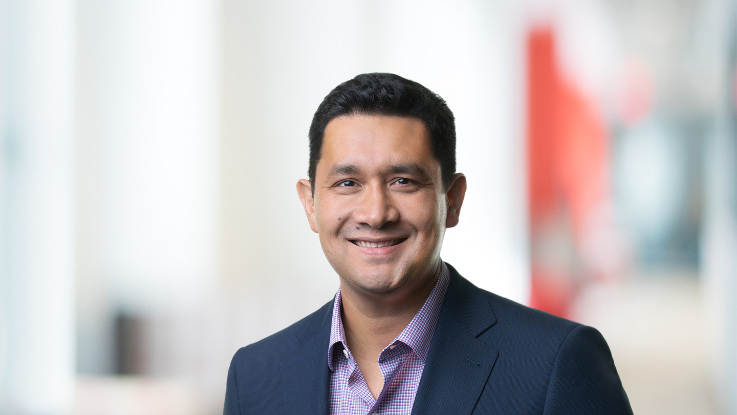 Headshot of Daniel Costa